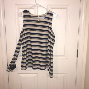 Long sleeve cold shoulder
